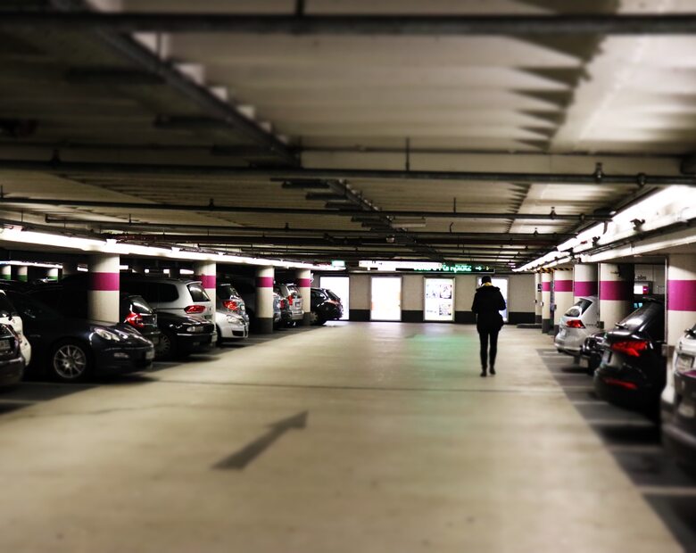 Aplikacja powie ci, gdzie zaparkować. Warszawa wprowadzi nowy system